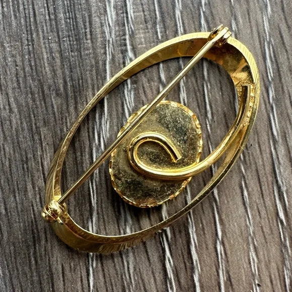 🔥Goldtone Rose Detail Oval Brooch - Picture 5 of 5